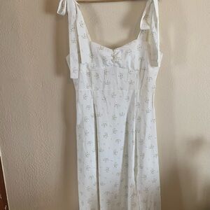 Elegant White Floral Dress